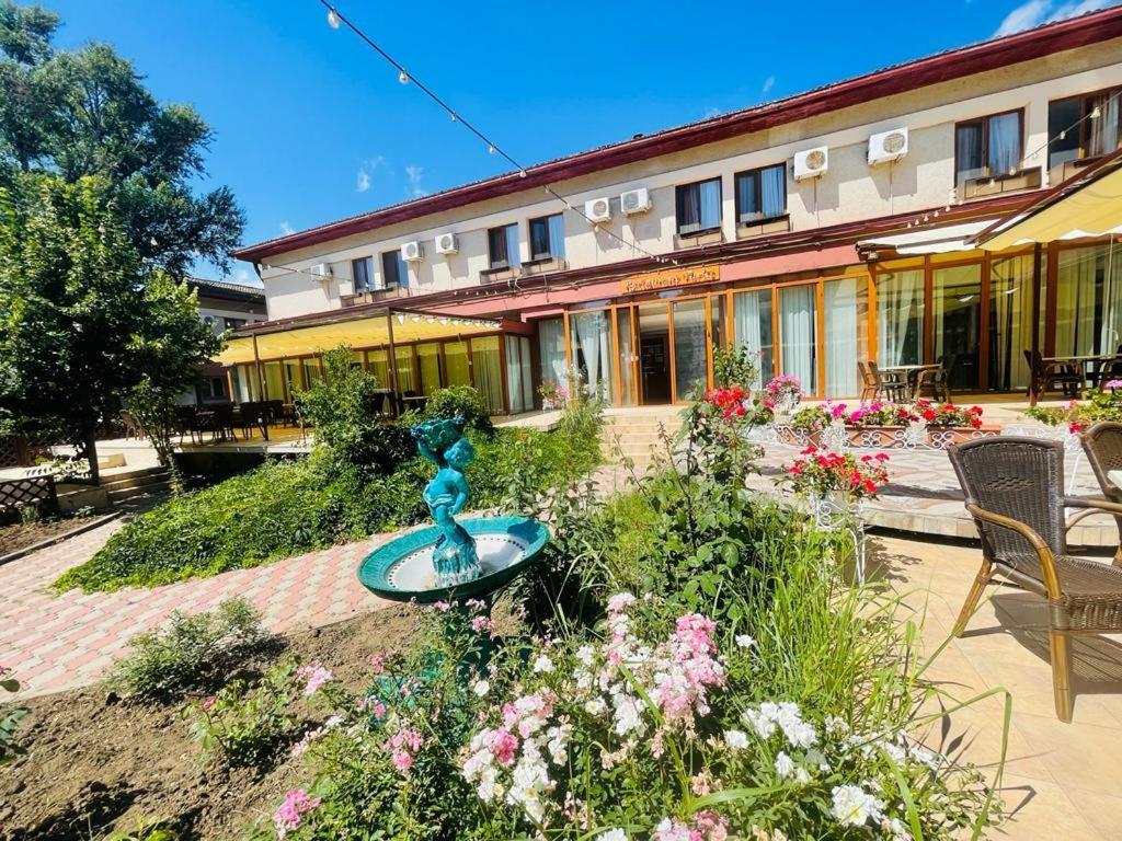 Hotel Turist Neptun Zewnętrze zdjęcie