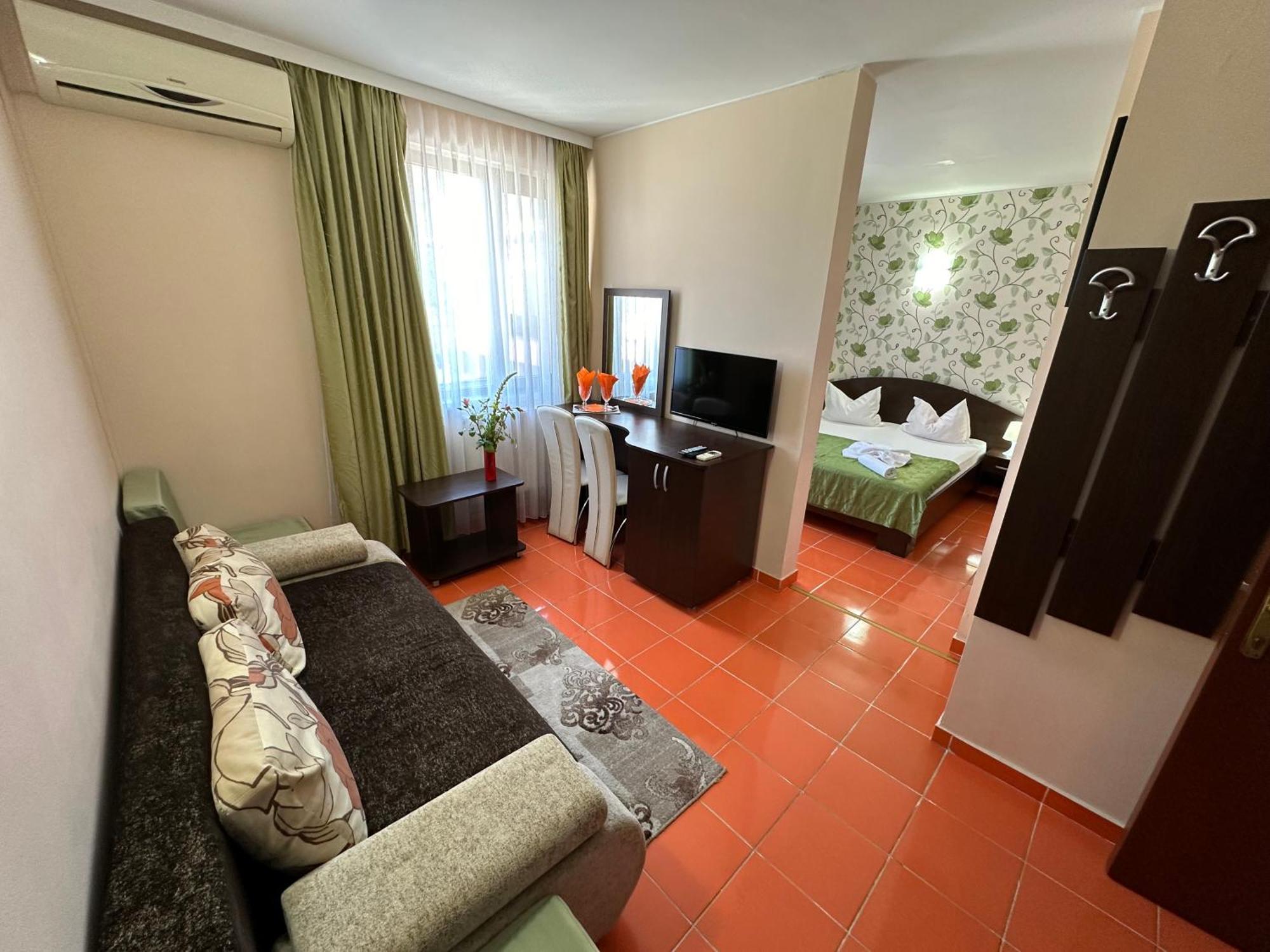 Hotel Turist Neptun Zewnętrze zdjęcie