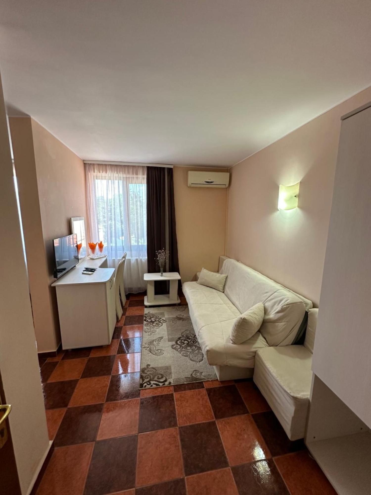Hotel Turist Neptun Zewnętrze zdjęcie