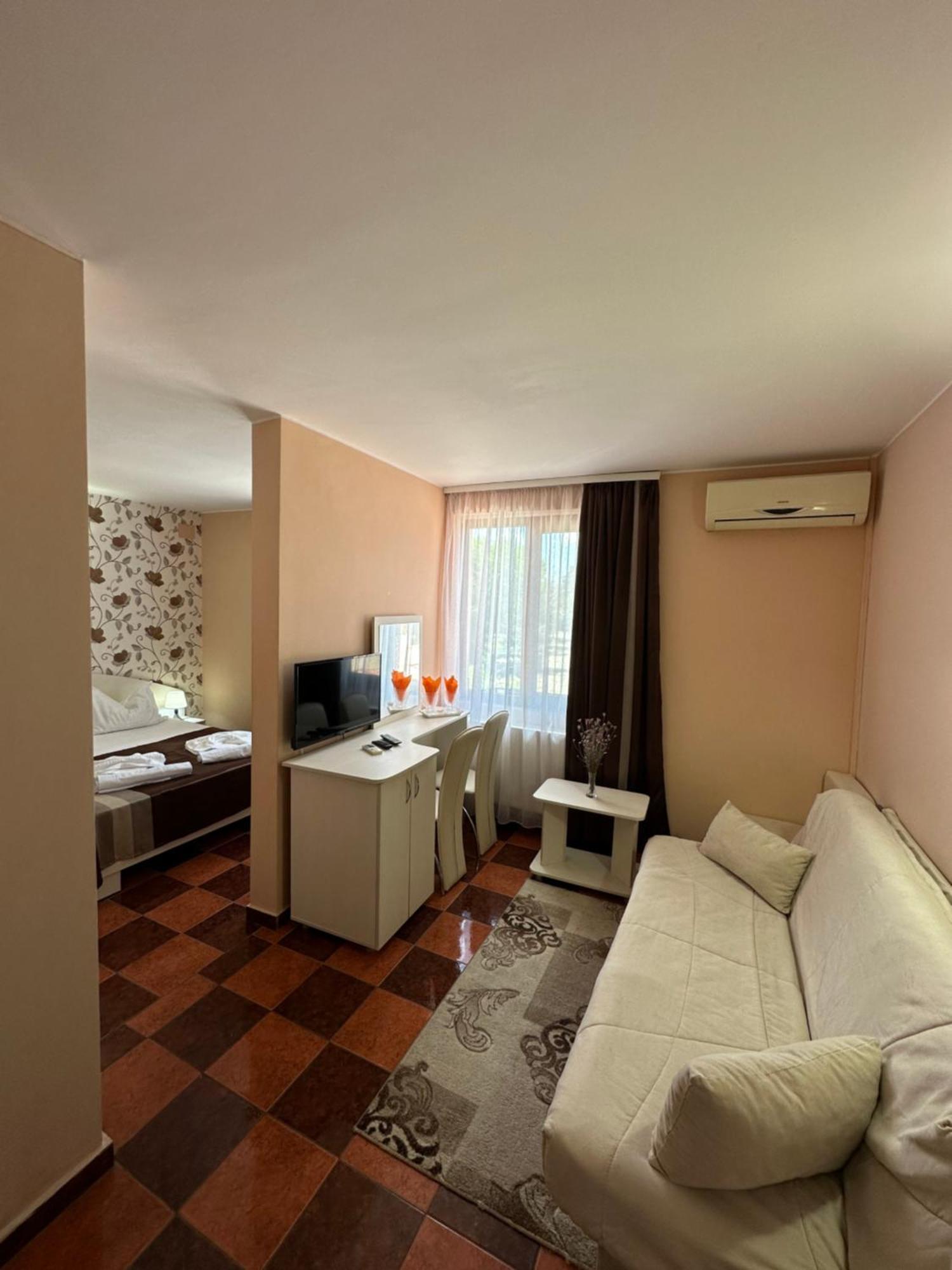 Hotel Turist Neptun Zewnętrze zdjęcie